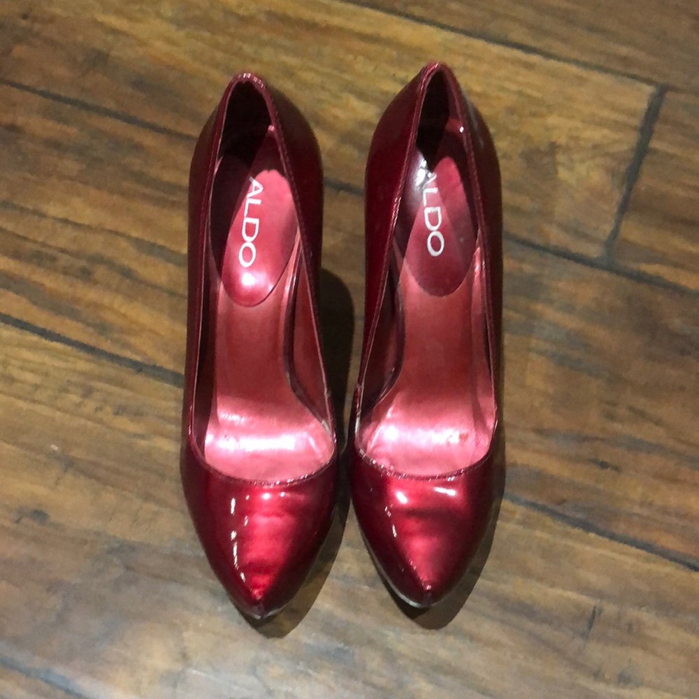 Red also patent pumps sz 36 or 6 women’s